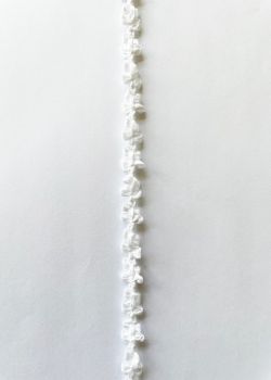 Ruban guirlandes noeuds blancs (L:2m / l:1cm)